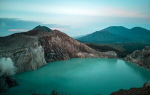Ironi Keindahan Kawah Ijen Bondowoso yang Justru Jadi Petaka bagi Situbondo