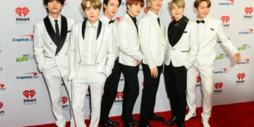 Panduan Menikmati Lagu BTS dalam Berbagai Suasana Terminal Mojok