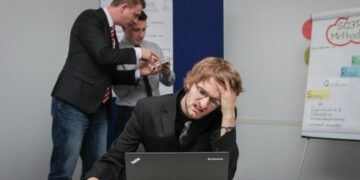 5 Budaya Perusahaan yang Buruk dan Sebaiknya Tak Perlu Ada Lagi Terminal Mojok.co