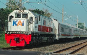 5 Hal Konyol yang Saya Temui Saat Melewati Palang Pintu Rel Kereta Api