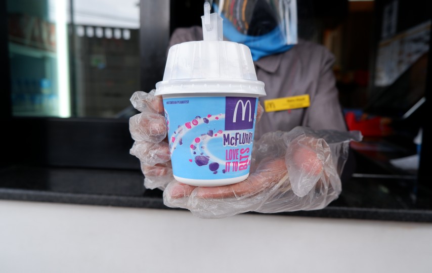 Honest Review McFlurry Very Berry: Es Krim Enak tapi Nggak Berry-Berry Banget Terminal Mojok.co