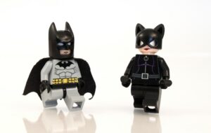 Ngeship Bruce Wayne dengan Selina Kyle dalam Semesta DC