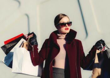 4 Strategi Uniqlo, H&M, Zara, dan Brand Fast Fashion Lain yang Bikin Kalap Belanja Terminal Mojok