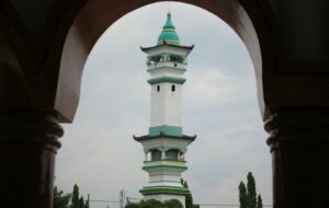 5 Masjid Terdekat dari Jalan HOS Cokroaminoto, Malioboronya Ponorogo