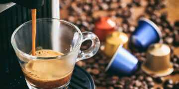 Bandingin Mesin Kopi Kapsul Nescafe Dolce Gusto Mini Me dan Nespresso Essenza Mana yang Layak Dibeli Terminal Mojok