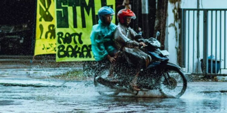Banjir dan Macet, Dua Sejoli yang Bikin Ngalam Bernasib Malang Terminal Mojok