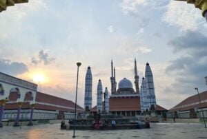 Masjid di dekat Simpang Lima Kota Semarang