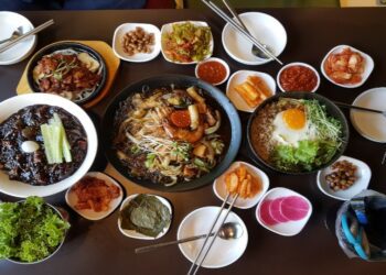 Jangan Keburu Ngiler, 5 Makanan Korea Ini Nggak Seenak Penampilannya