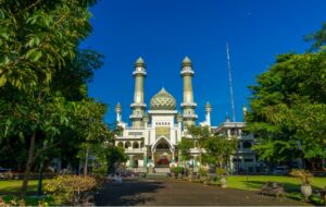 4 Rekomendasi Masjid Terdekat dari Alun-Alun Malang yang Bisa Dijangkau dengan Jalan Kaki
