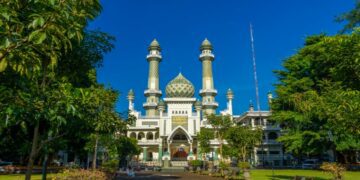 4 Rekomendasi Masjid Terdekat dari Alun-Alun Malang yang Bisa Dijangkau dengan Jalan Kaki