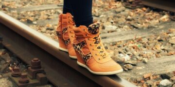 4 Rekomendasi Toko Sepatu Wanita di Shopee yang Nggak Bikin Kantong Jebol