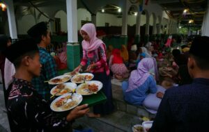 9 Masjid di Jogja yang Sediakan Menu Takjil Gratis