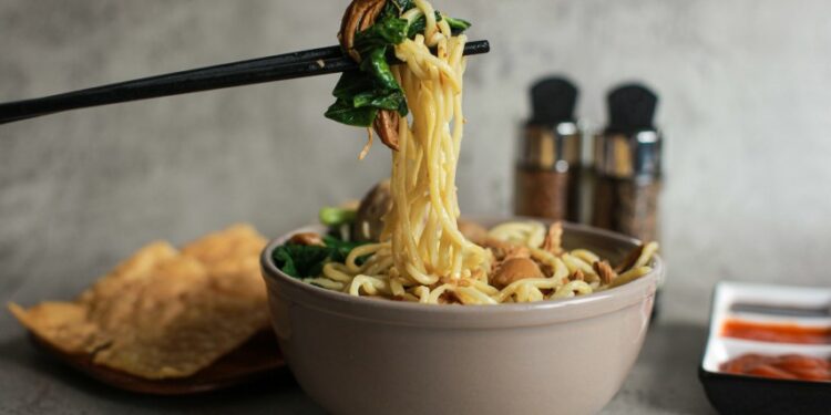 4 Mie Ayam Malang yang Aneh, tapi Tetap Bikin Nagih Terminal Mojok.co