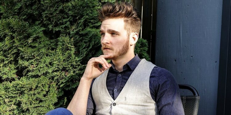 4 Rekomendasi Toko Online Skincare Pria yang Ada di Shopee