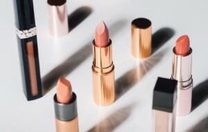5 Rekomendasi Lipstik Nude Lokal di Bawah 50 Ribu