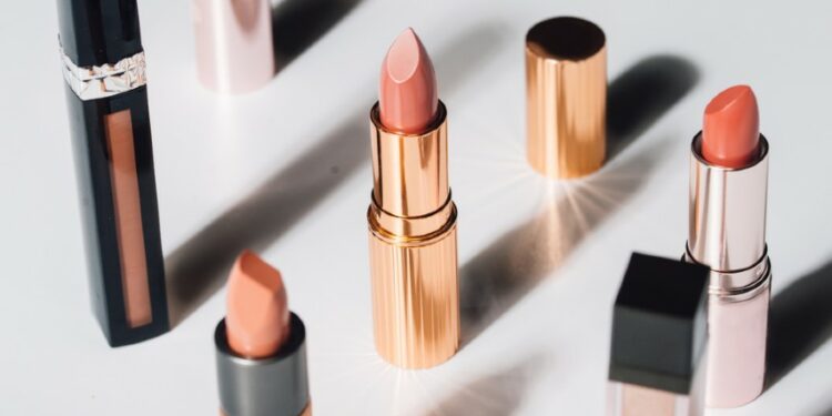 5 Rekomendasi Lipstik Nude Lokal di Bawah 50 Ribu Terminal Mojok