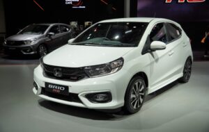 Toyota All New Agya vs Honda Brio RS: Mana yang Lebih Unggul?