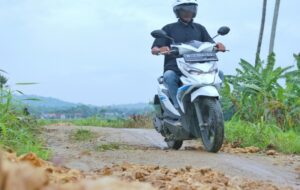 Niat Baik di Balik Jalan Rusak yang Tak Kunjung Diperbaiki
