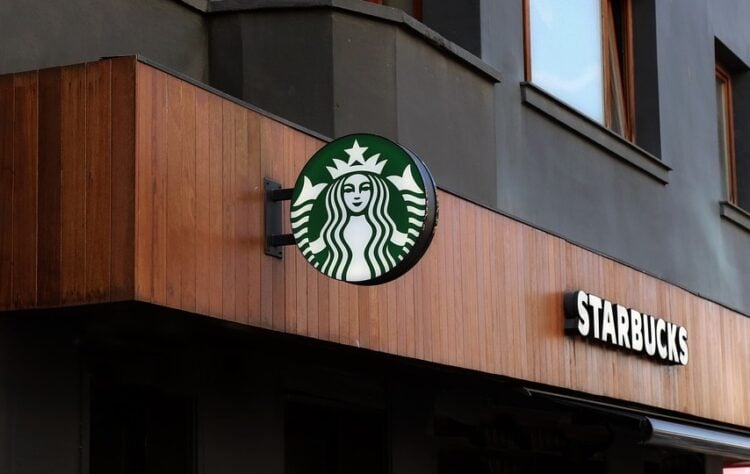 Cara-cara Starbucks Membuat Pembeli Mengeluarkan Uang Lebih Banyak