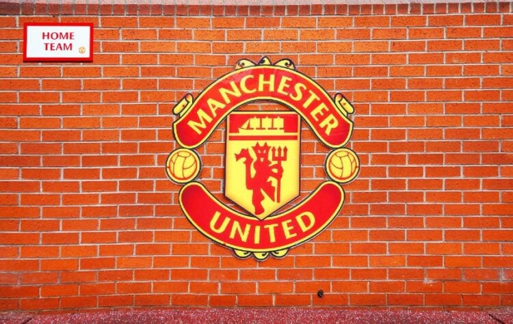 Buang Sial, Sebaiknya Manchester United Ganti Logo Saja