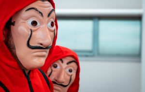 3 Rekomendasi Serial Spanyol Seru selain Money Heist yang Wajib Ditonton