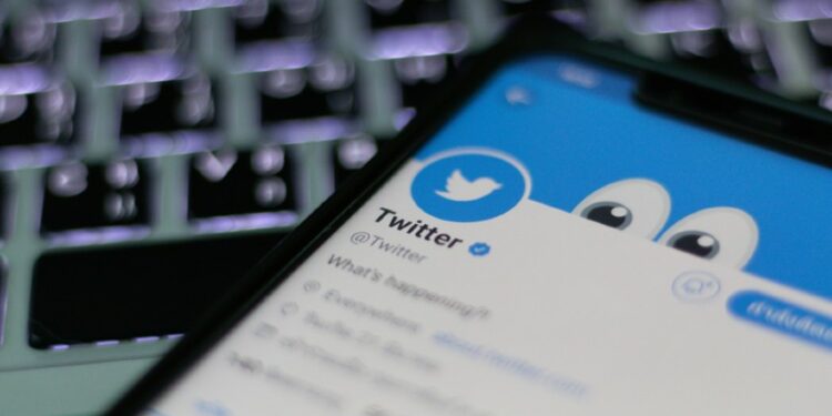 Panduan Menghadapi Fanwar di Twitter Terminal Mojok