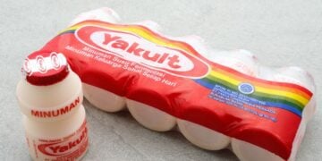 3 Resep Rahasia Kesuksesan Yakult Bertahan di Pasar Indonesia Terminal Mojok.co