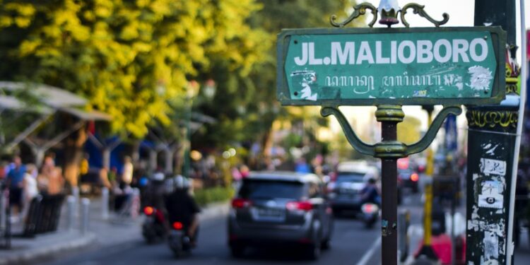 PHK 240 Karyawan di Jogja: Mempertanyakan Janji Tak Ada Kemiskinan di Sumbu Filosofi