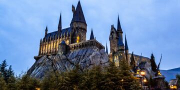 5 Kemiripan Akademi Eden Spy x Family dengan Sekolah Sihir Hogwarts Terminal Mojok