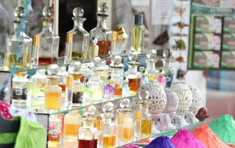 6 Rekomendasi Parfum Wanita Murah di Bawah 20 ribu Terminal Mojok