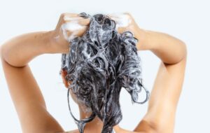 Sampo Bayam Mustika Ratu, Pilihan Terbaik Atasi Rambut Rontok Kaum Mendang-Mending