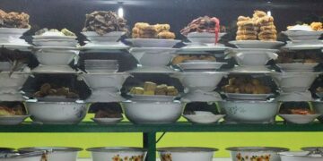 Nasi Padang Lauk Telur Dadar, Comfort Food Terbaik di Rumah Makan Padang warteg masakan padang