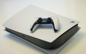 Rakit PC is So Overrated, Mending Beli PS5!