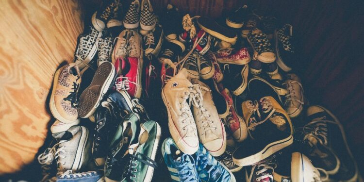 Dosa Saat Beli Sepatu yang Sering Dilakukan