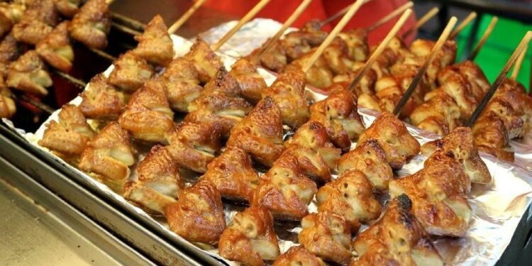 5 Kuliner Ekstrem yang Bisa Dijumpai di Surabaya Terminal Mojok