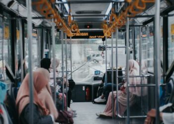5 Penumpang yang Sebaiknya Nggak Naik Bus TransJakarta Terminal Mojok tap out