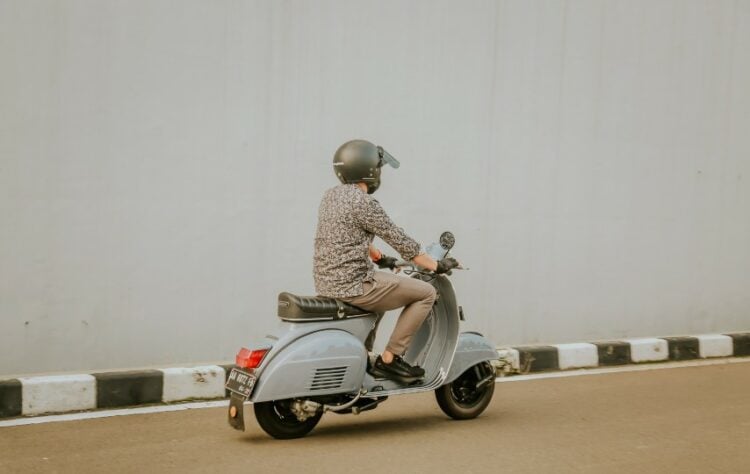 5 Rezeki Tak Terduga bagi Pengendara Motor di Perjalanan Terminal Mojok