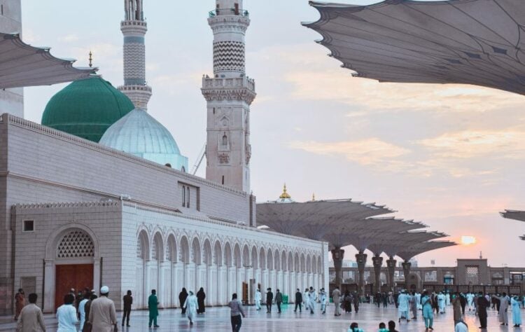 Culture Shock Orang Jawa Ketika Pertama Kali ke Mekkah dan Madinah Terminal Mojok