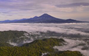 Puncak Suroloyo, Tempat Indah Dekat Borobudur yang Terlupakan
