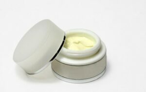 Selain MS Glow vs PS Glow, Ini 6 Merek Dagang yang Bikin Konsumen Kegocek