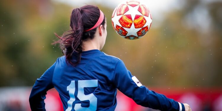 Sepak bola wanita butuh Vincent Desta. (Unsplash.com)