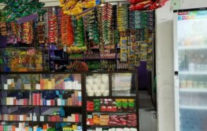 5 Hal yang Selalu Ada di Warung Madura dan Tidak Disadari Pelanggan