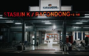 Jika Sri Tanjung Tak Sanggup Menjemput, KA Kahuripan Akan Menggapaimu
