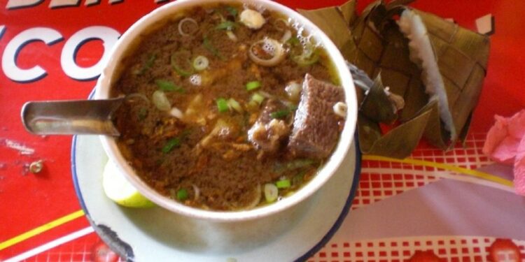 5 Ciri Khas yang Melekat pada Warung Coto di Makassar Terminal Mojok