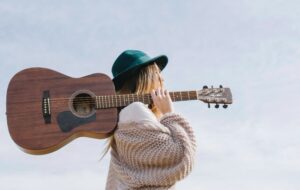 5 Rekomendasi Lagu yang Bikin Cepat Move On dari Mantan