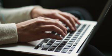 7 Drama Korea Populer Karya Penulis Naskah Perempuan Terminal Mojok