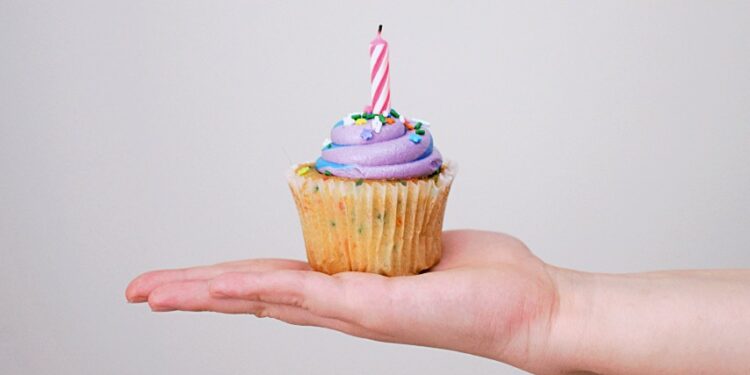 7 Restoran yang Kasih Makanan Gratis untuk Kalian yang Ulang Tahun Terminal Mojok