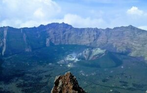 Misteri Gunung Raung dan Kisah Seram Kerajaan Macan Putih