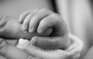 Dukun Beranak, Profesi yang Harusnya Diperhatikan Pemerintah