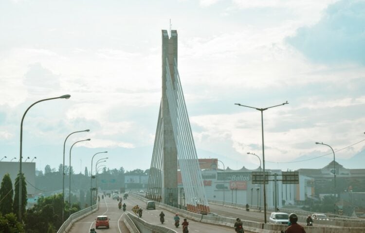 Kota Bandung Tak Mungkin Selamat dari Kemacetan Meski Jadi Lautan Flyover (Unsplash.com)